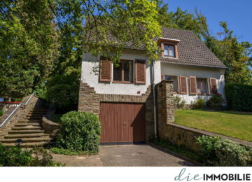 Charmantes Einfamilienhaus auf parkähnlichem Grundstück in Refrath!, 51427 Bergisch Gladbach, Einfamilienhaus