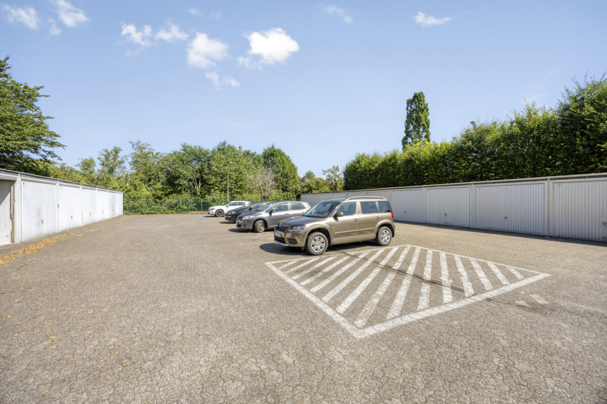 Stellplätze im Garagenhof